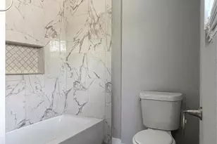 1701 40th St, Galveston, TX 77550 - Photo 10