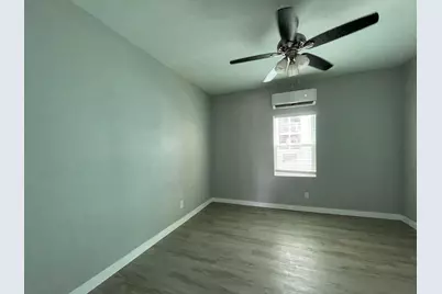 1701 40th Street, Galveston, TX 77550 - Photo 18