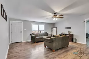 9654 Creek Vista Ln, Willis, TX 77378 - Photo 4