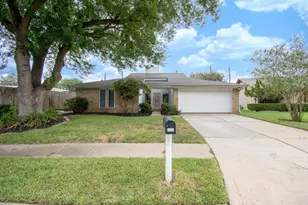 2507 Sage Brush Ln, Sugar Land, TX 77479 - Photo 2
