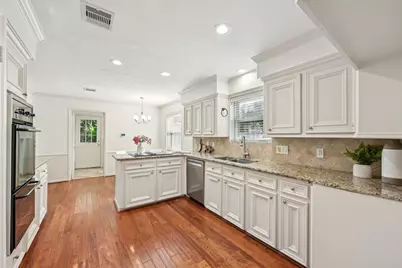 11003 Overbrook Lane, Houston, TX 77042 - Photo 8