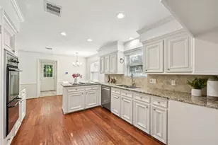 11003 Overbrook Ln, Houston, TX 77042 - Photo 8