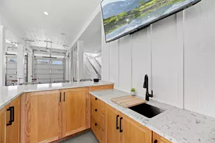 4214 Pirates Dr, Galveston, TX 77554 - Photo 6