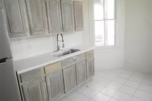 304 18th, Galveston, TX 77550 - Photo 4