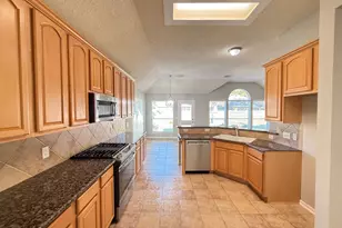 7411 Maple Run Dr, Sugar Land, TX 77479 - Photo 12