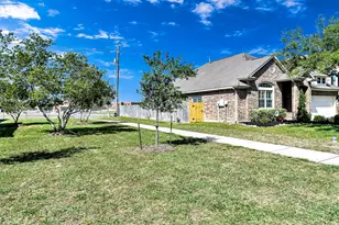 2299 Cantabria Ln, League City, TX 77573 - Photo 2