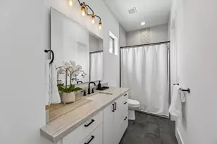 2705 Julian St, Houston, TX 77009 - Photo 36