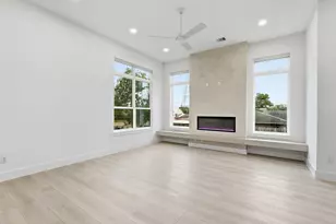 1423 E 36th St, Houston, TX 77022 - Photo 12