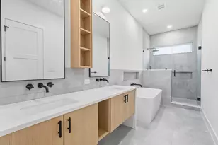 1423 E 36th St, Houston, TX 77022 - Photo 24