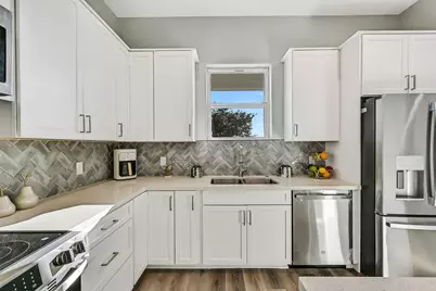 1517 Bayou Shore Drive, Galveston, TX 77551 - Photo 18