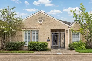9606 Bayou Brook St, Houston, TX 77063 - Photo 2