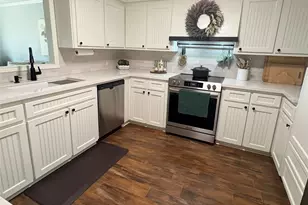 1011 Lee Rd, Columbus, TX 78934 - Photo 8