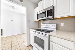 9707 Richmond Ave, Houston, TX 77042 - Photo 12