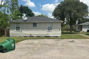 3923 Caplin St, Houston, TX 77026 - Photo 2
