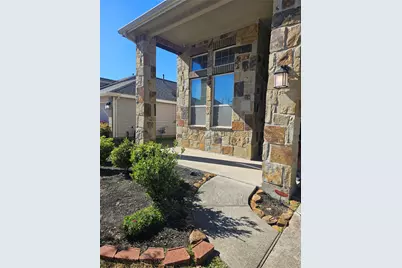 6411 Hunters Trace Lane, Baytown, TX 77521 - Photo 2