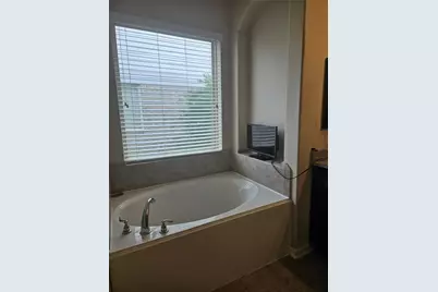 6411 Hunters Trace Lane, Baytown, TX 77521 - Photo 16