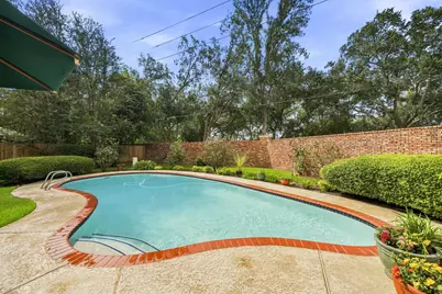 3302 Woodbrook Lane, Sugar Land, TX 77478 - Photo 2