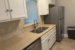 18210 Heritage Ln, Houston, TX 77058 - Photo 4