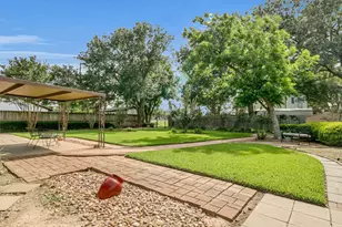 805 Bluebonnet Ln, Katy, TX 77493 - Photo 10