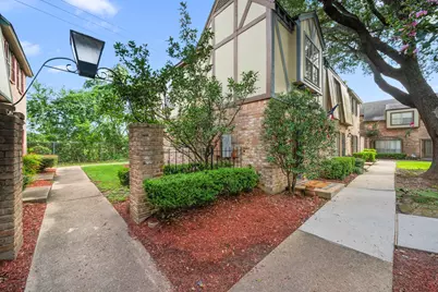 14703 Barryknoll Lane #26, Houston, TX 77079 - Photo 2