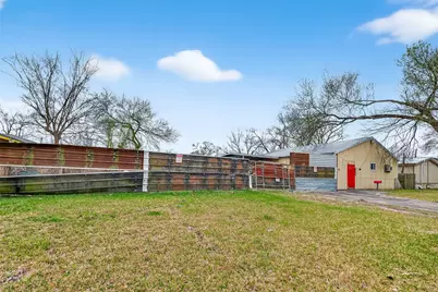 141 Campbell Avenue, Pasadena, TX 77502 - Photo 2