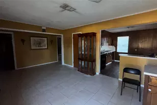 1913 Lincoln Dr, Orange, TX 77630 - Photo 2