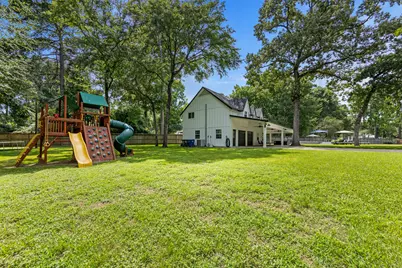 819 Sentinel Oaks, Pinehurst, TX 77362 - Photo 10