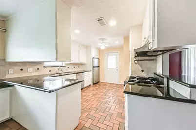 10919 Checkerboard Street, Houston, TX 77096 - Photo 8