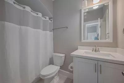 2604 Bevis Street #E, Houston, TX 77008 - Photo 12