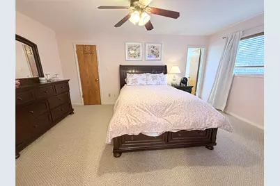 419 Narcissus Street, Lake Jackson, TX 77566 - Photo 8