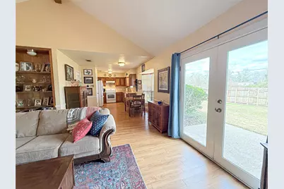 419 Narcissus Street, Lake Jackson, TX 77566 - Photo 6