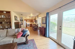 419 Narcissus St, Lake Jackson, TX 77566 - Photo 6