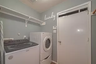 10106 Hollyvine Ln, Houston, TX 77089 - Photo 32