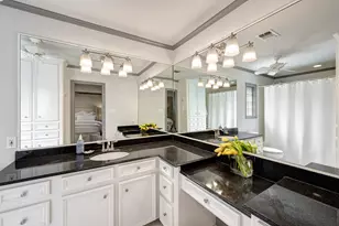 3018 Ann Arbor Dr, Houston, TX 77063 - Photo 18