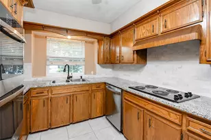 7814 Friars Ct Ln, Spring, TX 77379 - Photo 8