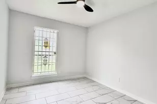 3418 Abinger Ln, Houston, TX 77088 - Photo 10