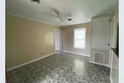 101 West St, Liberty, TX 77575 - Photo 4