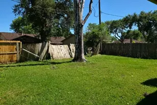 3223 Cedarmont Dr, La Porte, TX 77571 - Photo 16