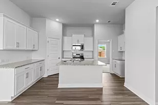 2111 Emerald Lk Trl, Dayton, TX 77535 - Photo 4