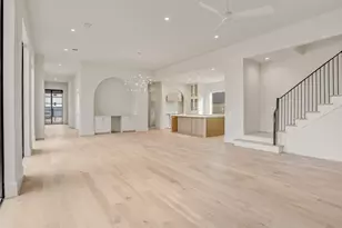 1619 Woodvine Dr, Houston, TX 77055 - Photo 2