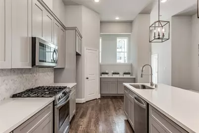605 W 24th Street, Houston, TX 77008 - Photo 4