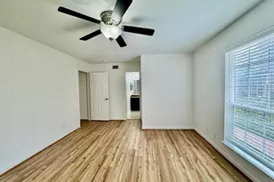1880 White Oak Dr, Houston, TX 77009 - Photo 12