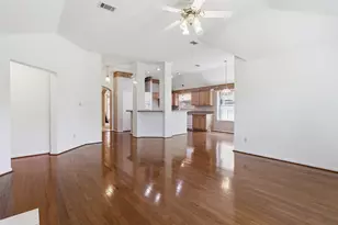 10707 Crestfield Ct, Houston, TX 77070 - Photo 6