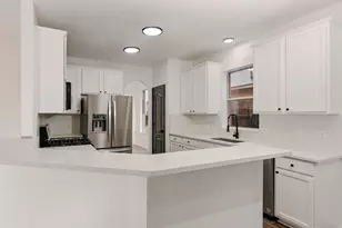 2037 Borthwick Ln, Conroe, TX 77301 - Photo 10