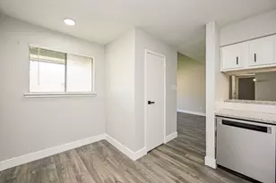 9090 S Braeswood Blvd, Houston, TX 77074 - Photo 12