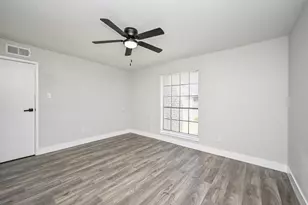 9090 S Braeswood Blvd, Houston, TX 77074 - Photo 22