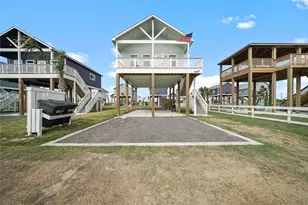 1070 Cedar Ln, Gilchrist, TX 77617 - Photo 1