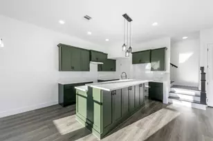 1308 Duff Ln, Houston, TX 77022 - Photo 8