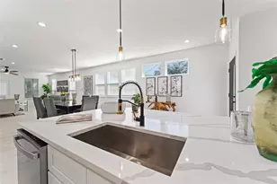 9023 Comal St, Houston, TX 77051 - Photo 12