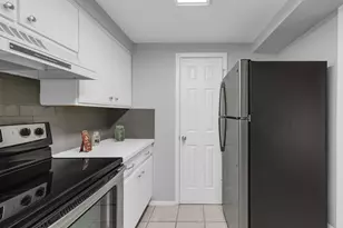 11710 Southlake Dr, Houston, TX 77077 - Photo 6